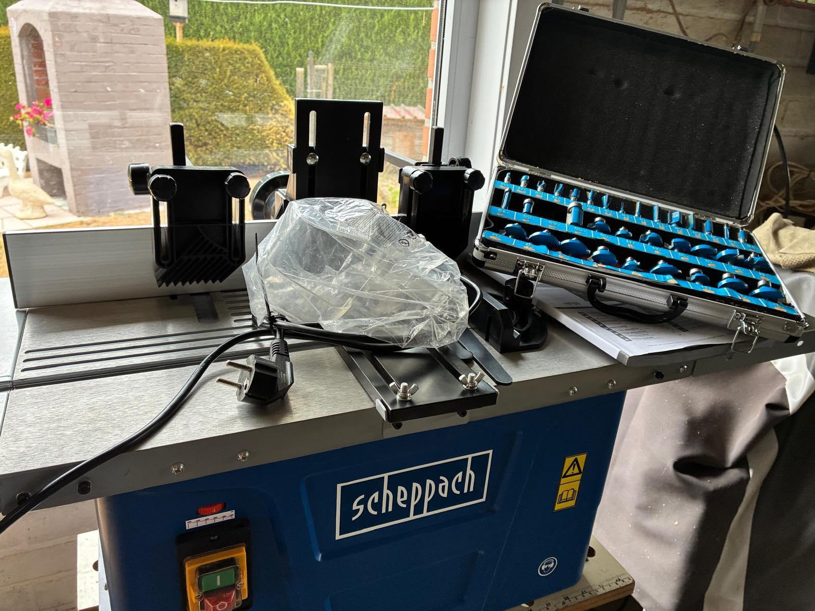 Hout frees machine, Doe-het-zelf en Bouw, Ophalen
