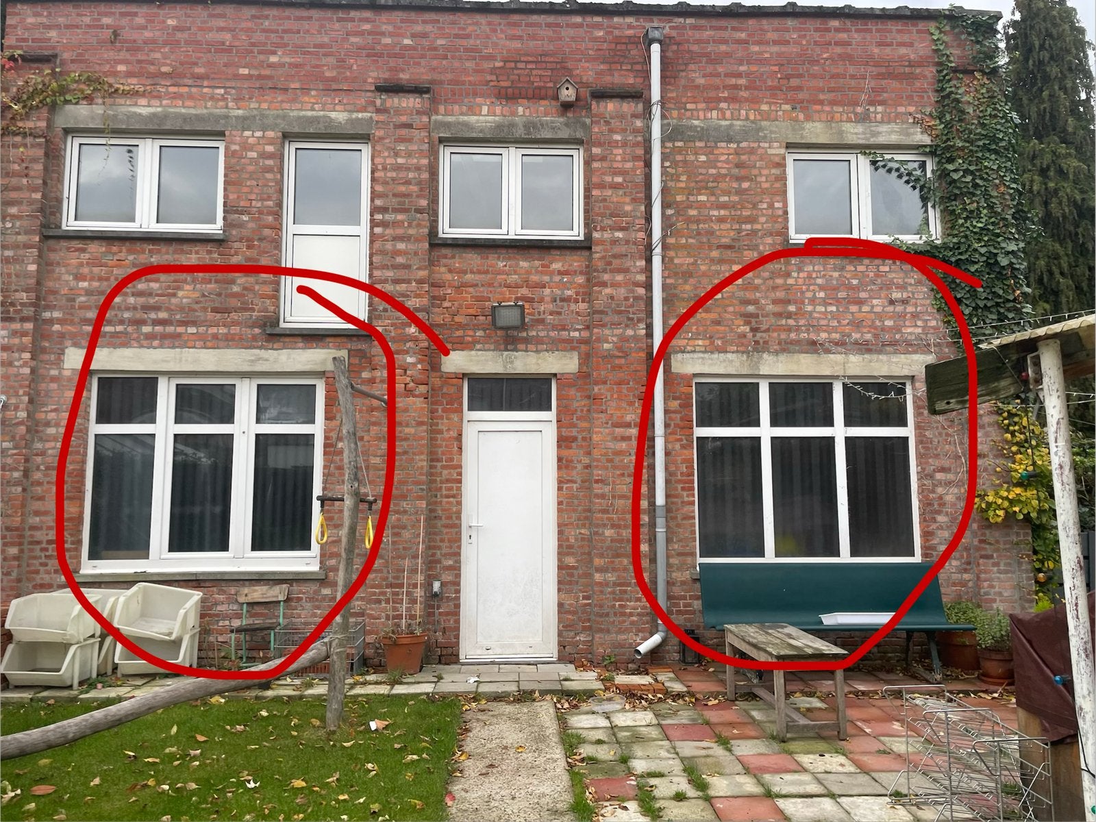 Gratis 2 PVC ramen, Doe-het-zelf en Bouw, Glas en Ramen, Ophalen, Gevelraam of Ruit, Gebruikt, 160 cm of meer