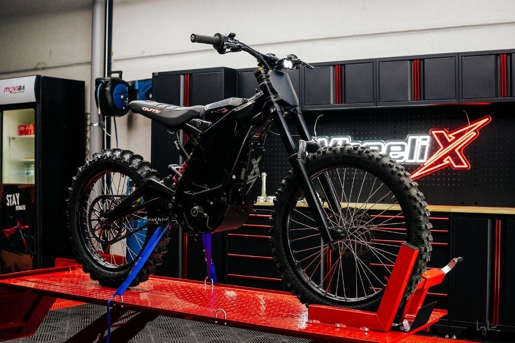 Surron lightbee full ebmx 72volt / 1300KMS / B-klasse, Surron, Ophalen of Verzenden, Zo goed als nieuw, Schijfrem