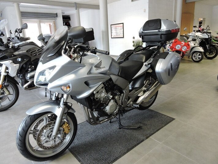 Honda CBF 1000, Motoren, Bedrijf, 1000 cc, ABS, 4 cilinders