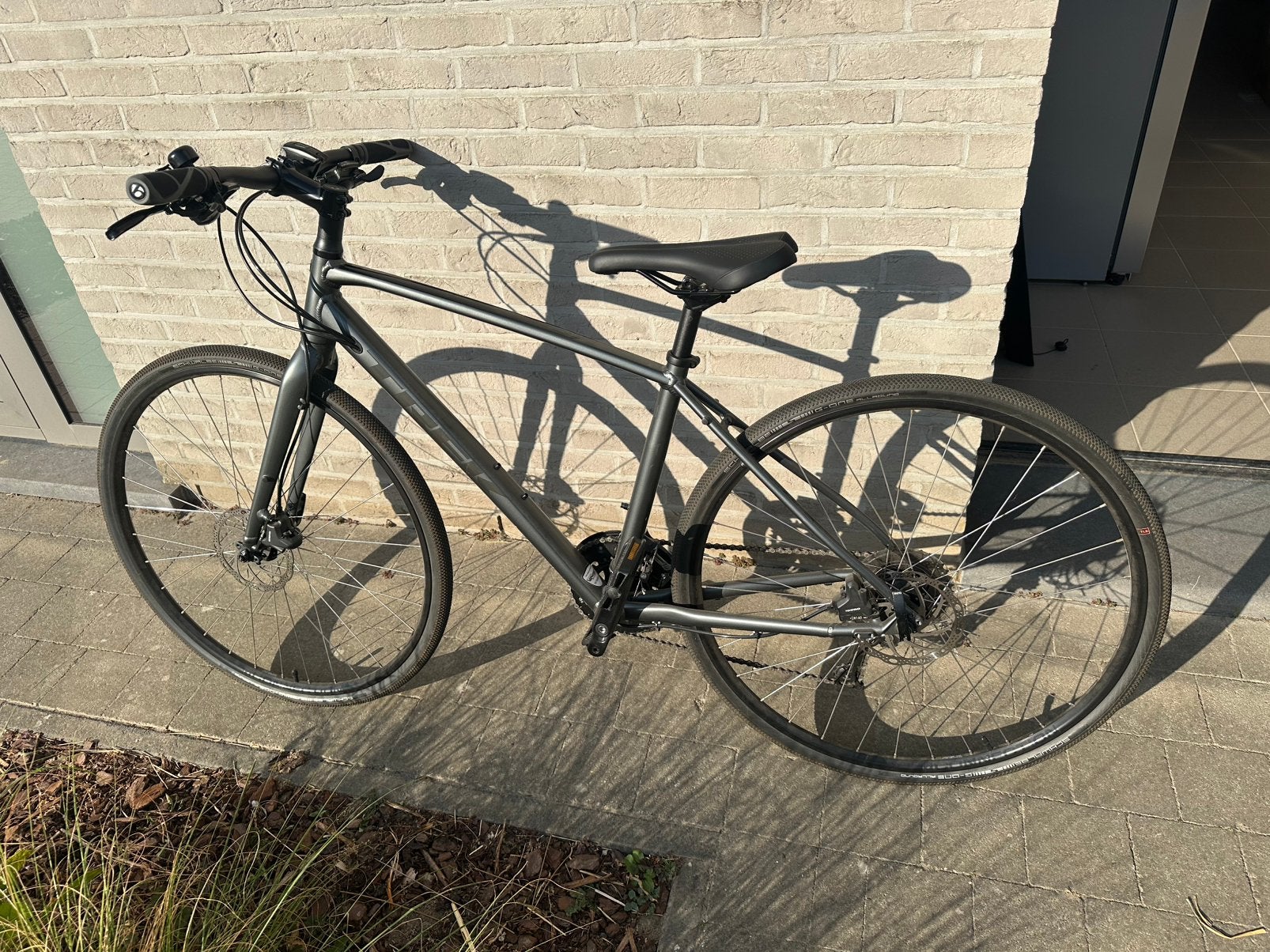 Trek FX 2 - Satin Lithium Grey, Autres marques, 10 à 15 vitesses, Comme neuf, Enlèvement