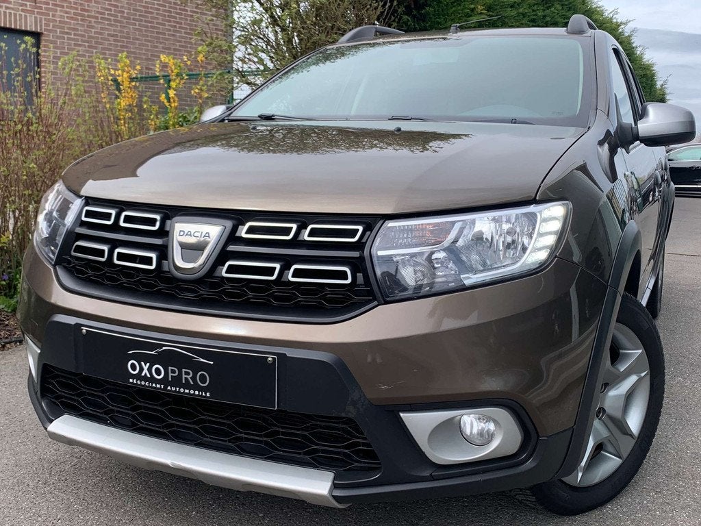 Dacia Logan STEPWAY PLUS / 1.5 dCi 90 CV / Gps / Airco / Cam, Auto's, Voorwielaandrijving, Stof, Gebruikt, Euro 6