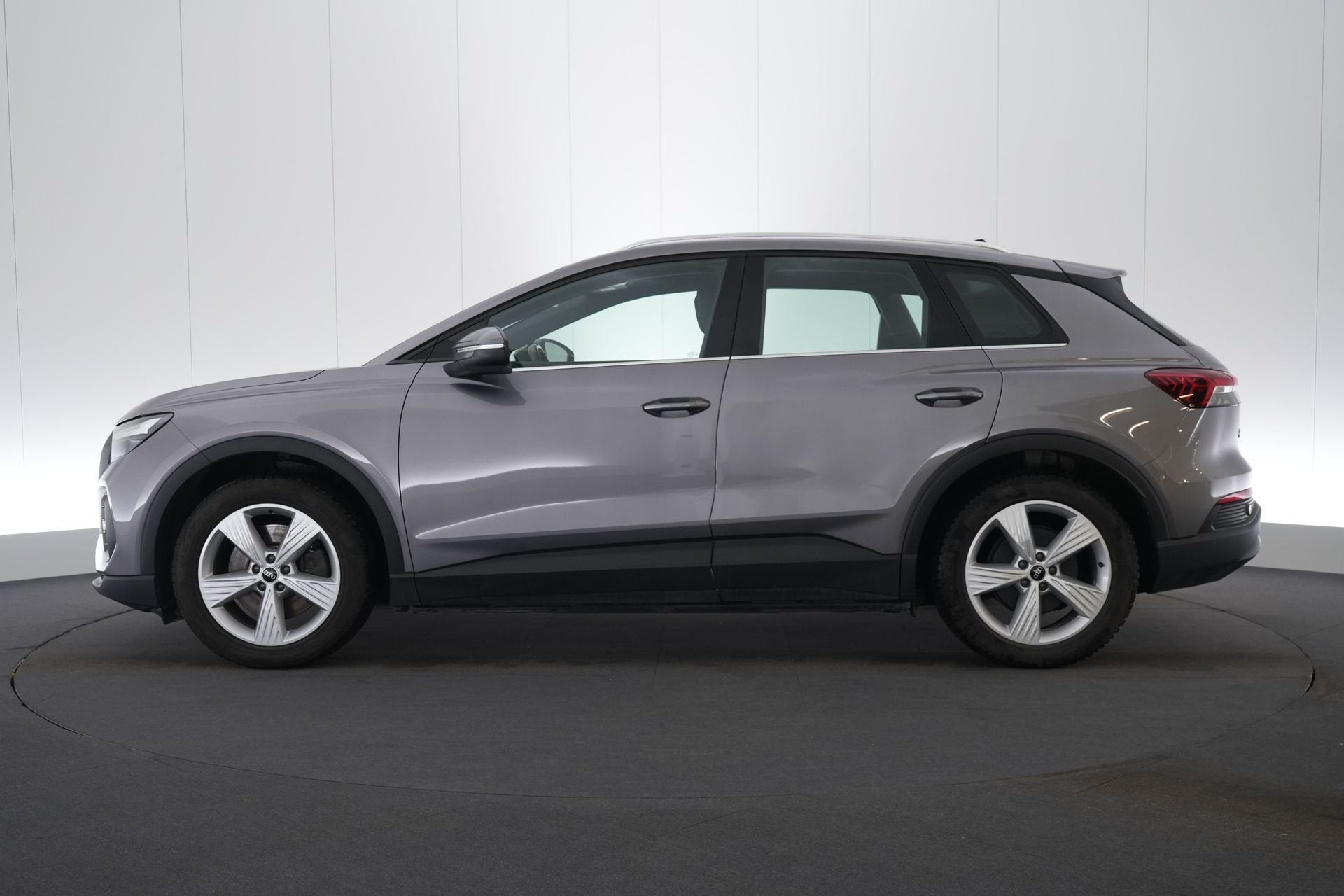 (2BSG600) AUDI Q4 E-TRON, Achat, Entreprise, Carnet d'entretien, 5 portes