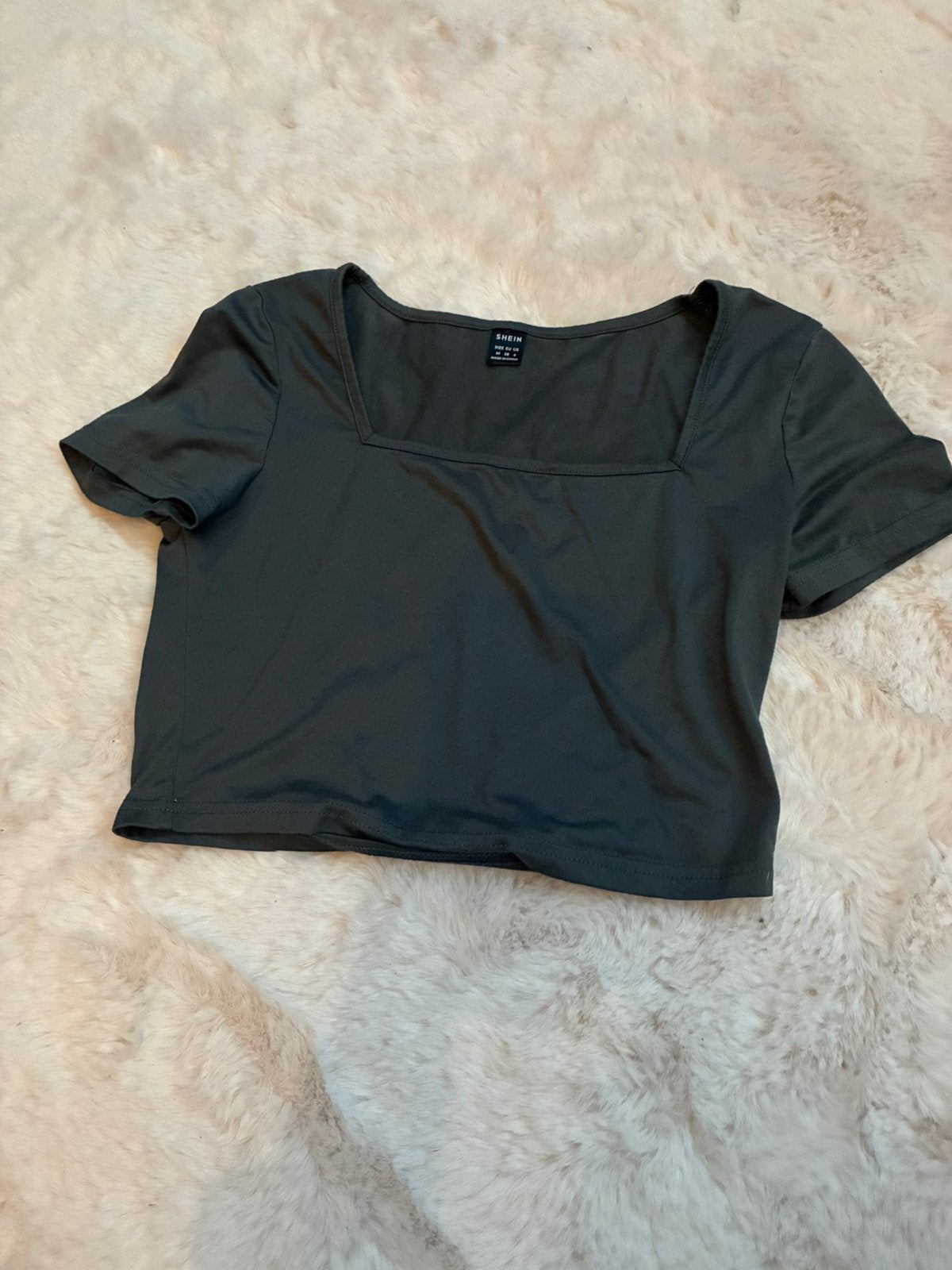 Krop T-shirts shein, Vêtements | Femmes, Enlèvement, Comme neuf