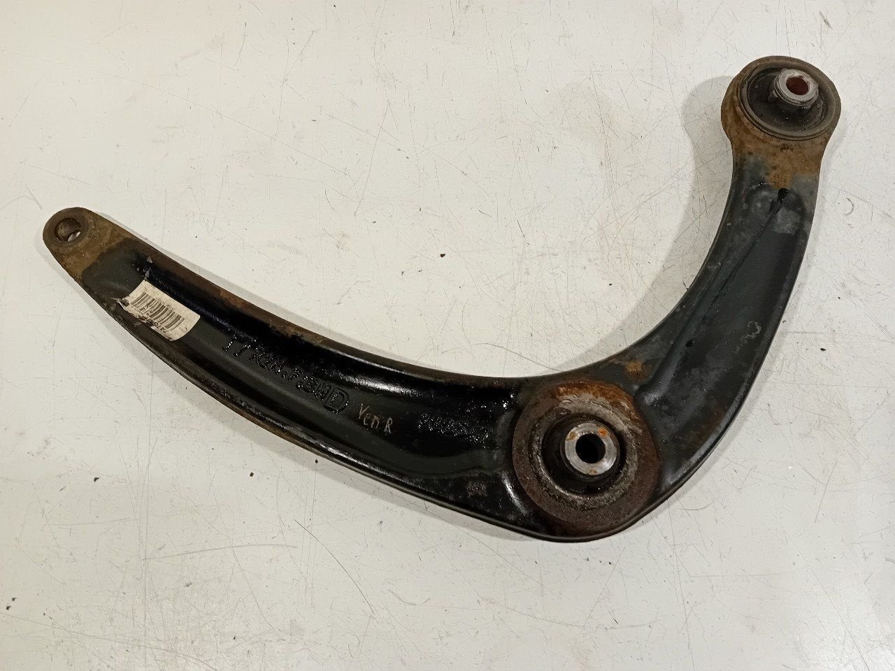 Draagarm rechts voor Peugeot 5008, Onderdelen@venauto.nl, Van der Ven Autorecycling B.V., Ettenseweg 76, 4706 PB Roosendaal, The Netherlands