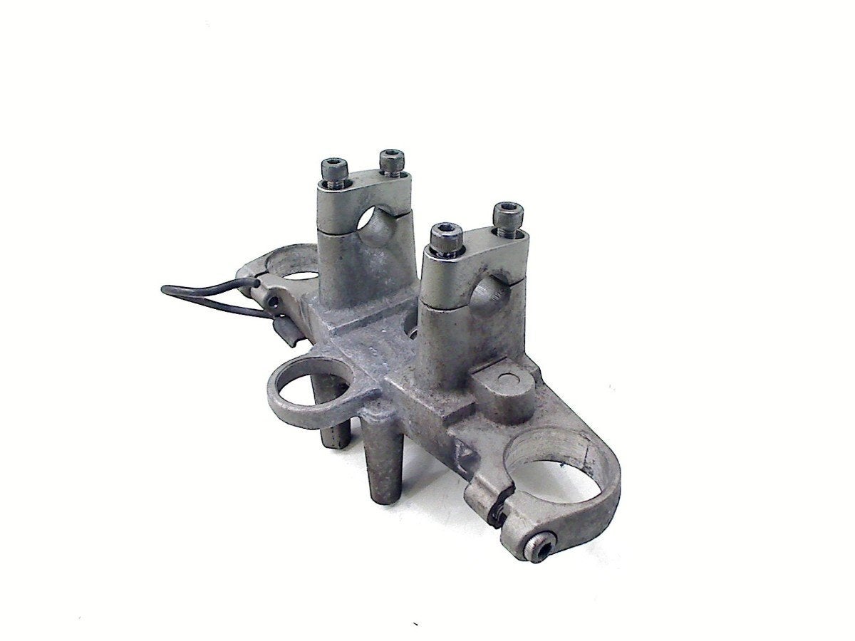 TOP YOKE TROIS POINTS Yamaha, Dhr. S. di Majo, Utilisé, Info@cama-motorparts.nl, P.J. Troelstraweg 8 8
3144 CX  MAASSLUIS, NL