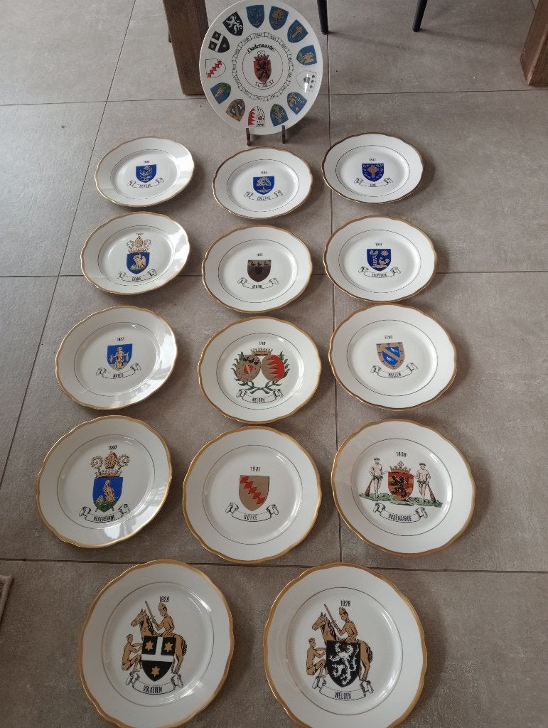 Collection de 15 assiettes en céramique d'Audenarde, Enlèvement