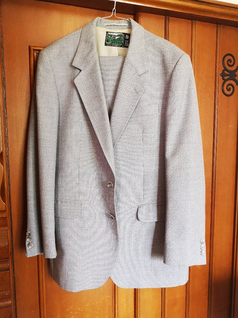 Costume rayé gris clair L, Vêtements | Hommes, Costumes & Vestes, Enlèvement ou Envoi