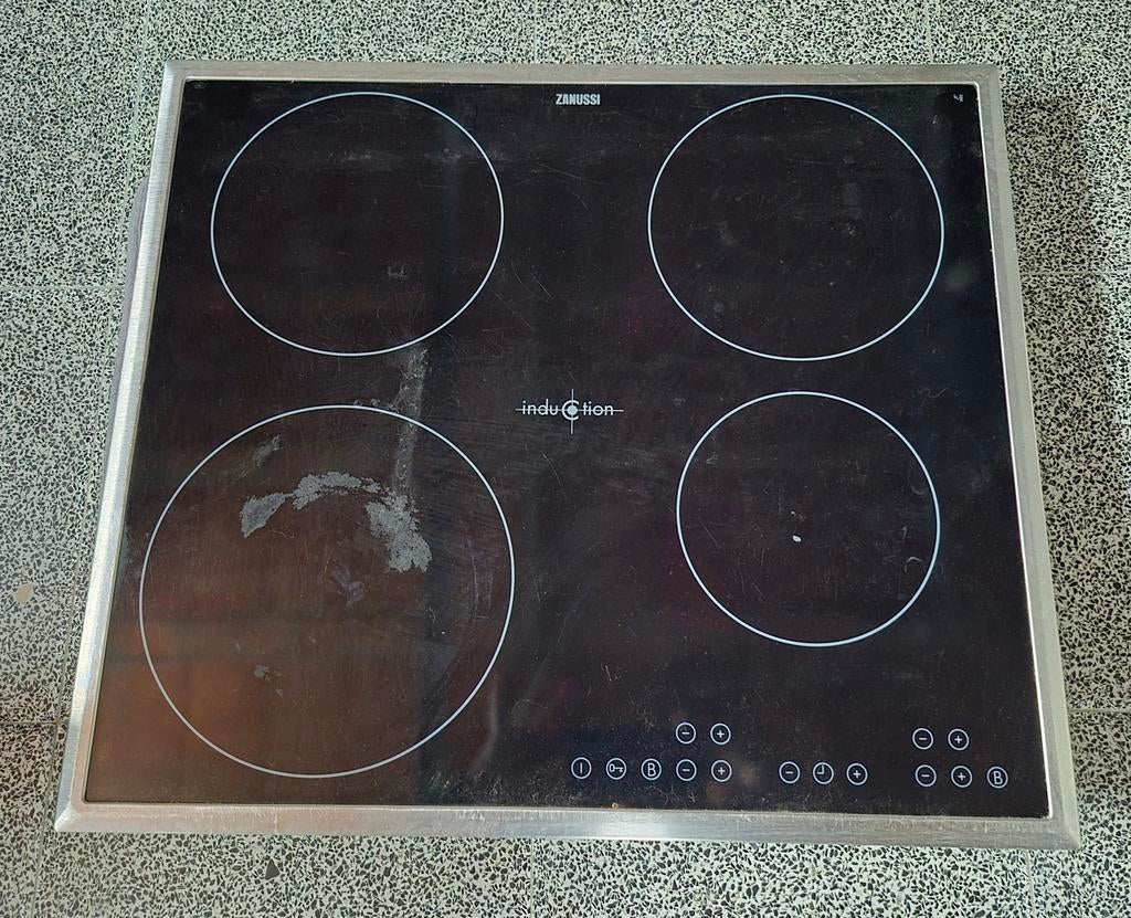 Cuisinière à induction Zanussi avec 4 bruleurs, Electroménager, Tables de cuisson, Induction