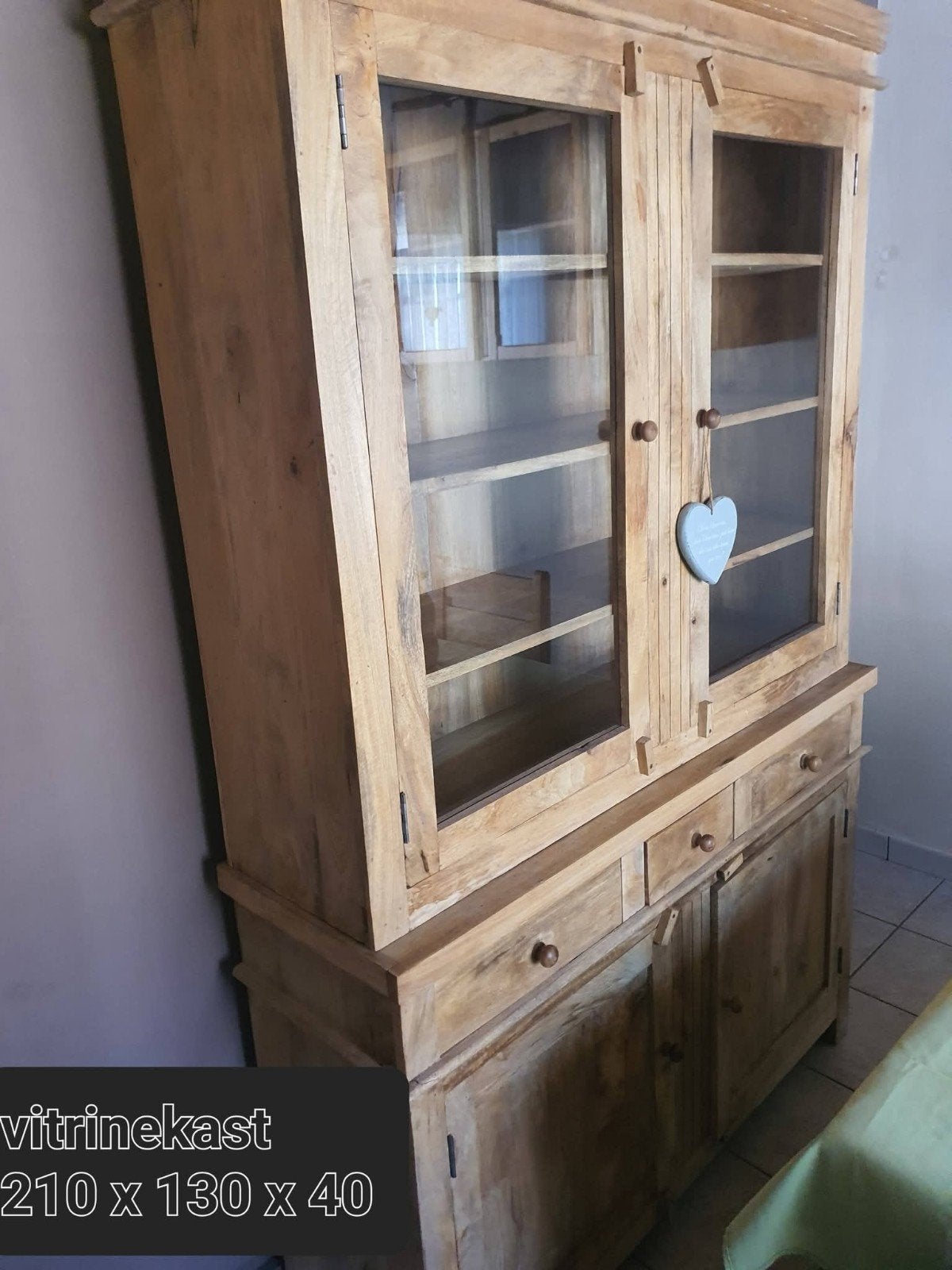 Eetplaats in Manga hout, Ophalen