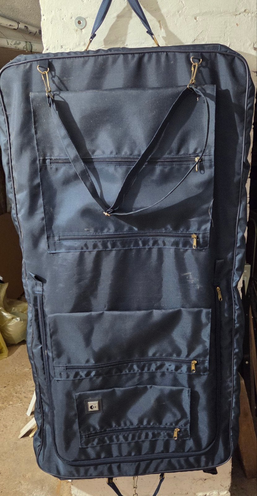Grote koffer voor pakken of kleding, Ophalen