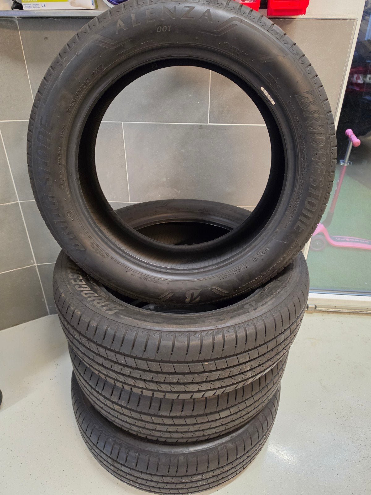 Bridgestone Alenza Zomerbanden  225/55 R19 99V, Gebruikt, Band(en), Ophalen, 19 inch
