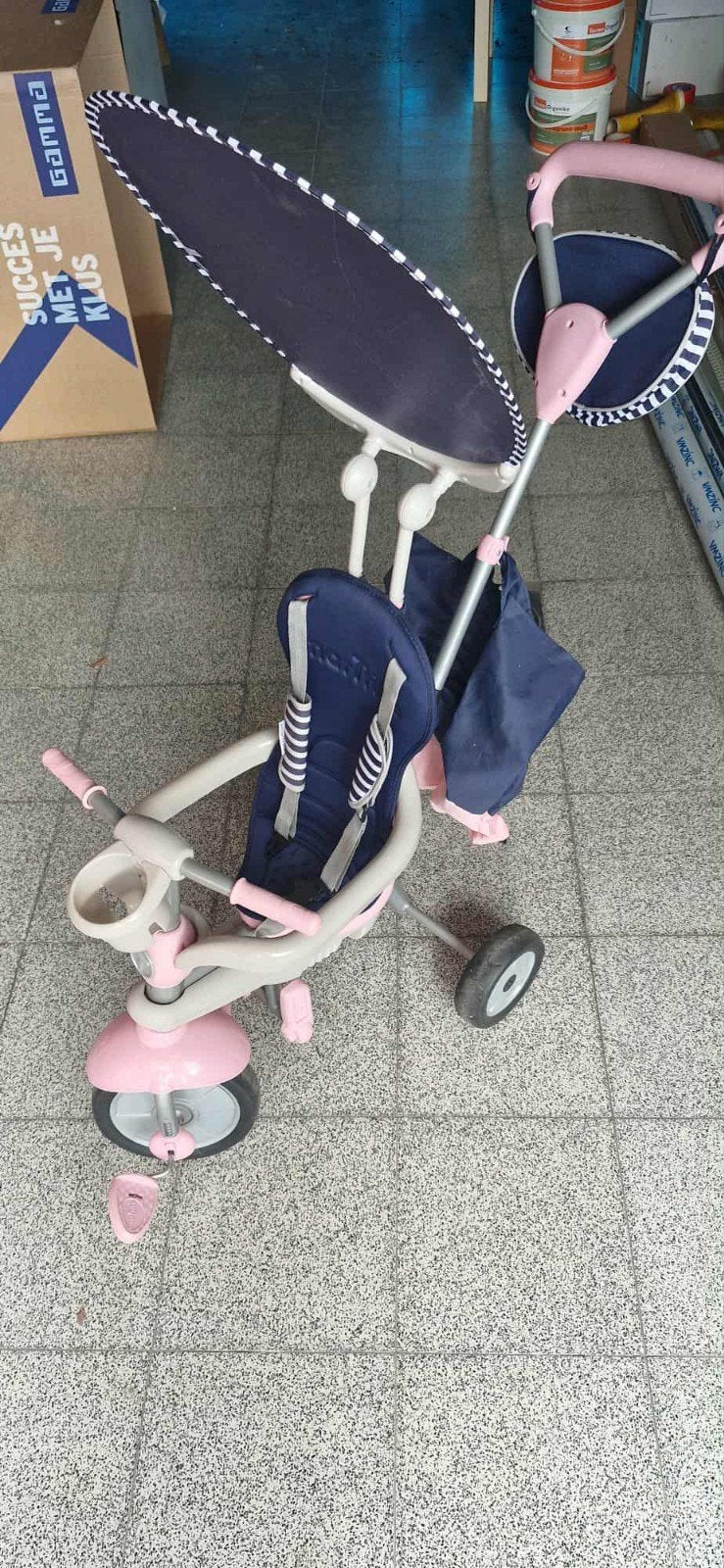 Wandelfietsje voor de kleinste met zonnescherm, Ophalen