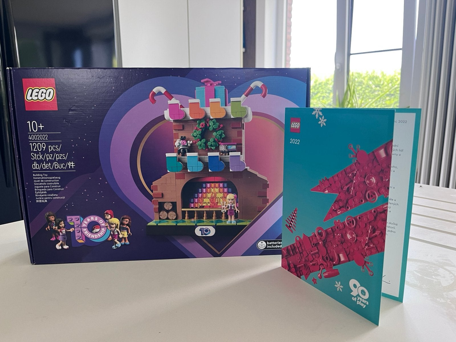 4002022 10 Years of Friendship Employee Exclusive Gift, Ophalen, Overige thema's, Nieuw, Complete set