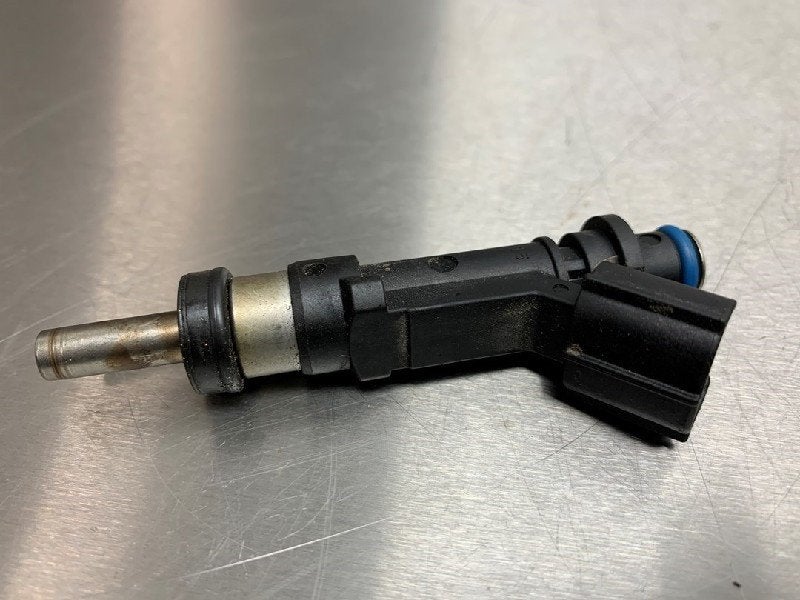 INJECTOR BRANDSTOF Yaris II (P9) (|2320947010|0280158213|), Gebruikt, Toyota