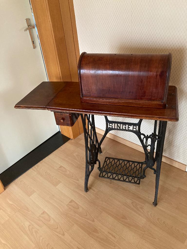 Vintage Singer trapnaaimachine met tafel en houten kist, Ophalen