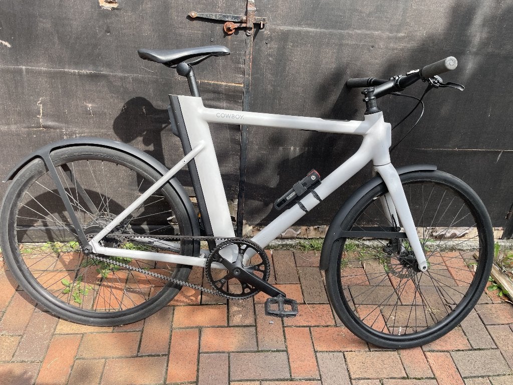 Cowboy 3  — mineral grey — 1.317 km — 2021, Vélos & Vélomoteurs, Utilisé, 30 à 50 km par batterie, Cowboy, Enlèvement