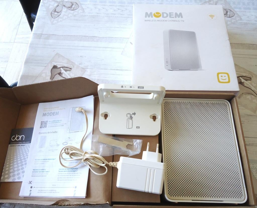 CH7465LG-TN Telenet-modem, Computers en Software, Routers en Modems, Ophalen, Zo goed als nieuw, Router met modem, Telenet