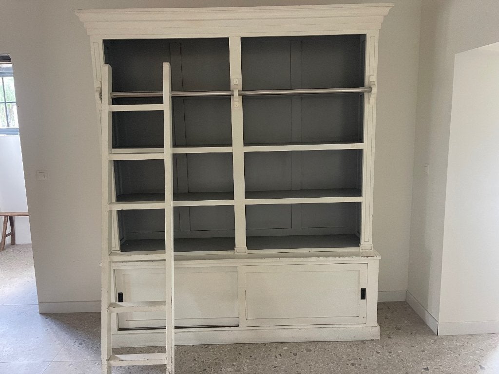 Zeer mooie boekenkast met ladder, Ophalen, Gebruikt, Grenenhout, Met deur(en)
