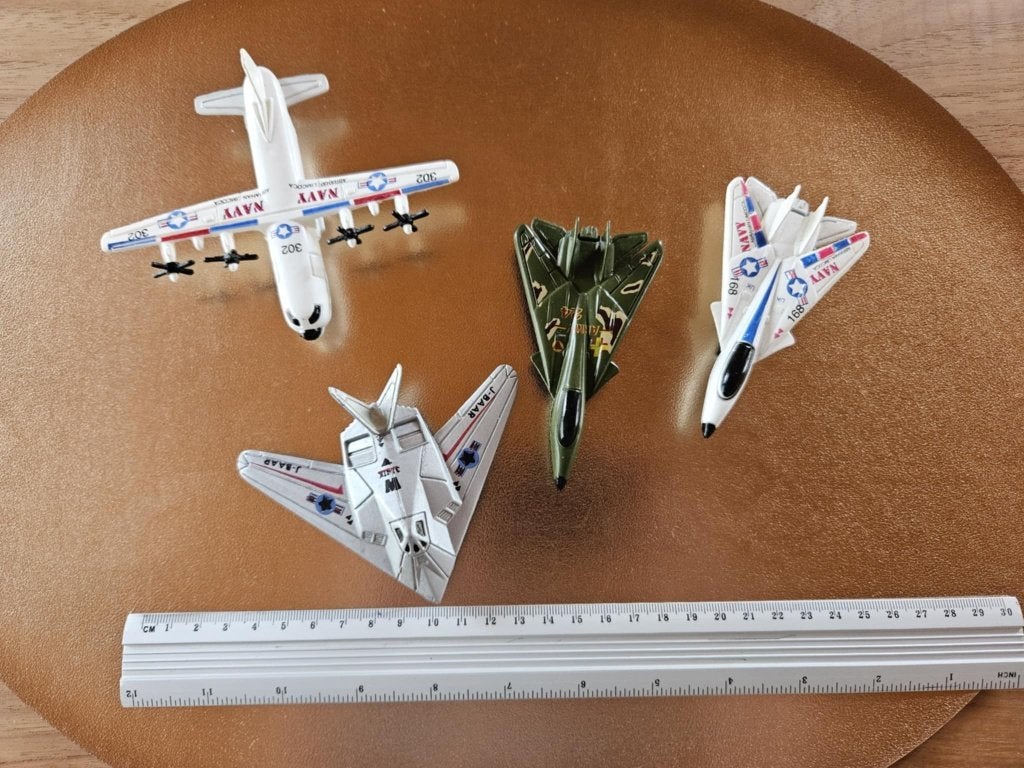Lot 4 petits avions jeu jouet, Kinderen en Baby's, Speelgoed |Speelgoedvoertuigen, Ophalen of Verzenden, Gebruikt