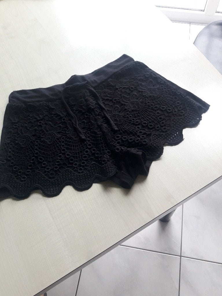 Zwart shortje , maat : 34., Vêtements | Femmes, Culottes & Pantalons, Neuf, Atmosphere, Enlèvement ou Envoi, Taille 34 (XS) ou plus petite
