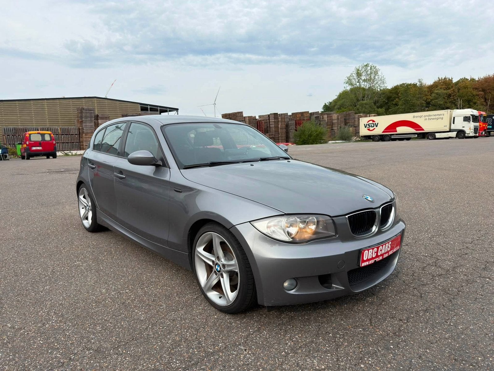 BMW SÉRIE 1 116i ESSENCE - CARPLAY - CLIMATISATION, 122 kW, 139 g/km, Entreprise, Boîte manuelle