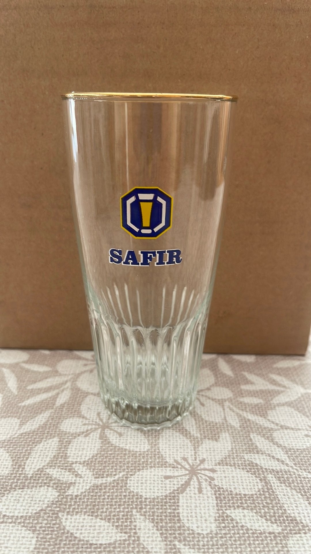 Glas safir, Ophalen, Zo goed als nieuw