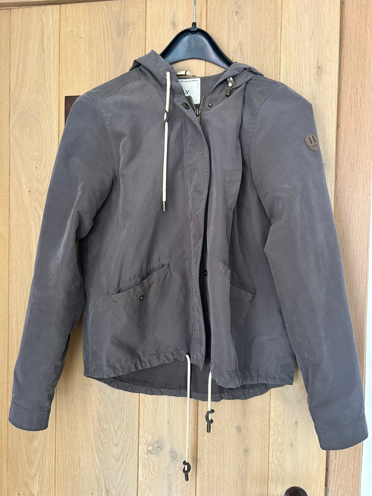 Jas Only maat m, Kleding | Dames, Jasjes, Kostuums en Pakken, Ophalen, Zo goed als nieuw, Maat 38/40 (M)