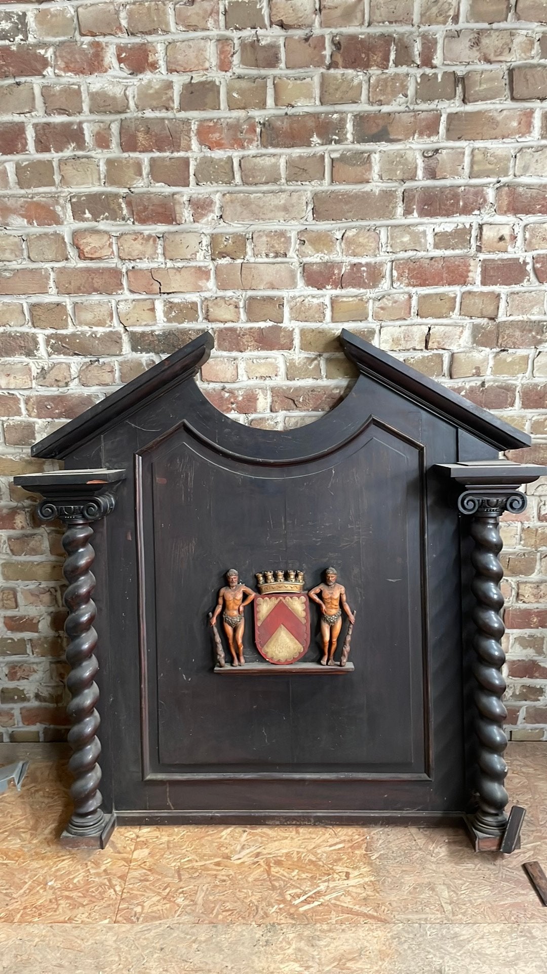 Wapenschild Kortrijk (hout eind 19de eeuw), Antiek en Kunst, Ophalen