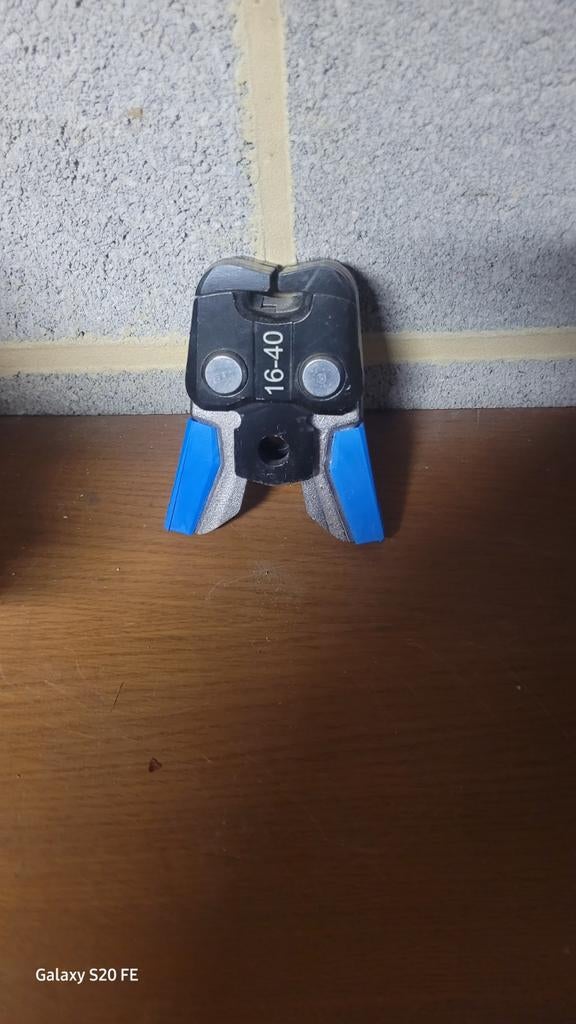 Ma croire à sertir, Bricolage & Construction, Enlèvement