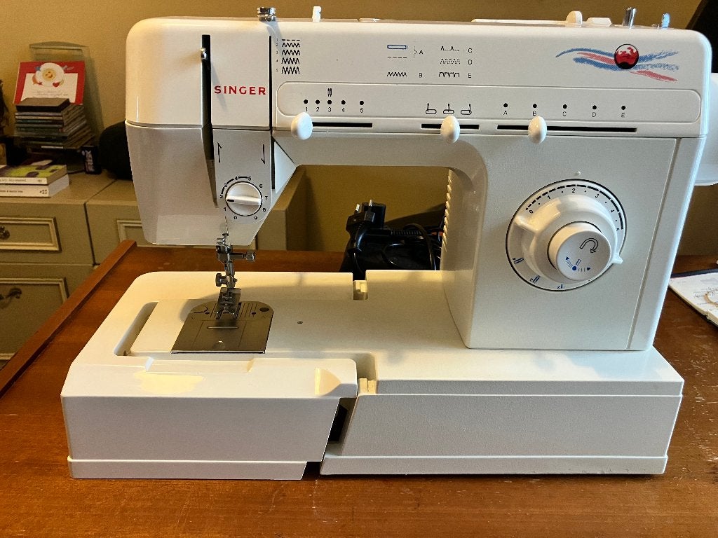 Singer 5805 C naaimachine, Hobby en Vrije tijd, Naaimachines en Toebehoren, Ophalen, Zo goed als nieuw, Naaimachine, Singer