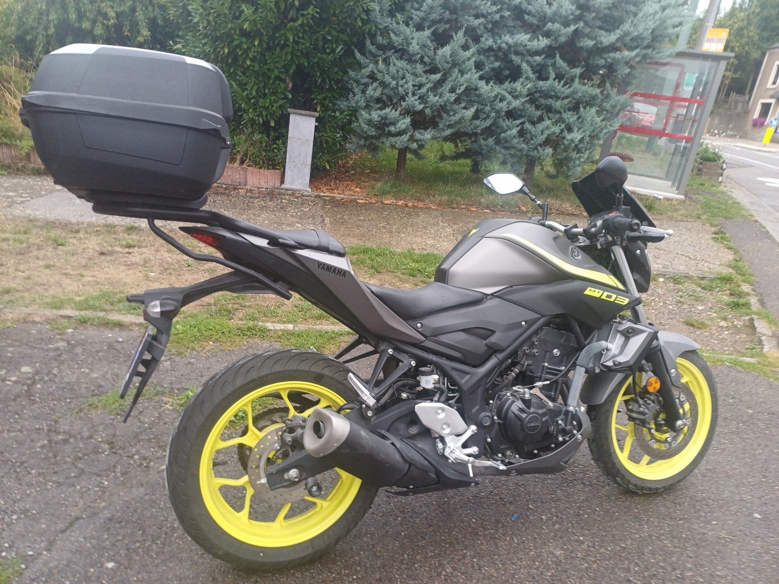 moto yamaha MT 03, Enlèvement, Utilisé