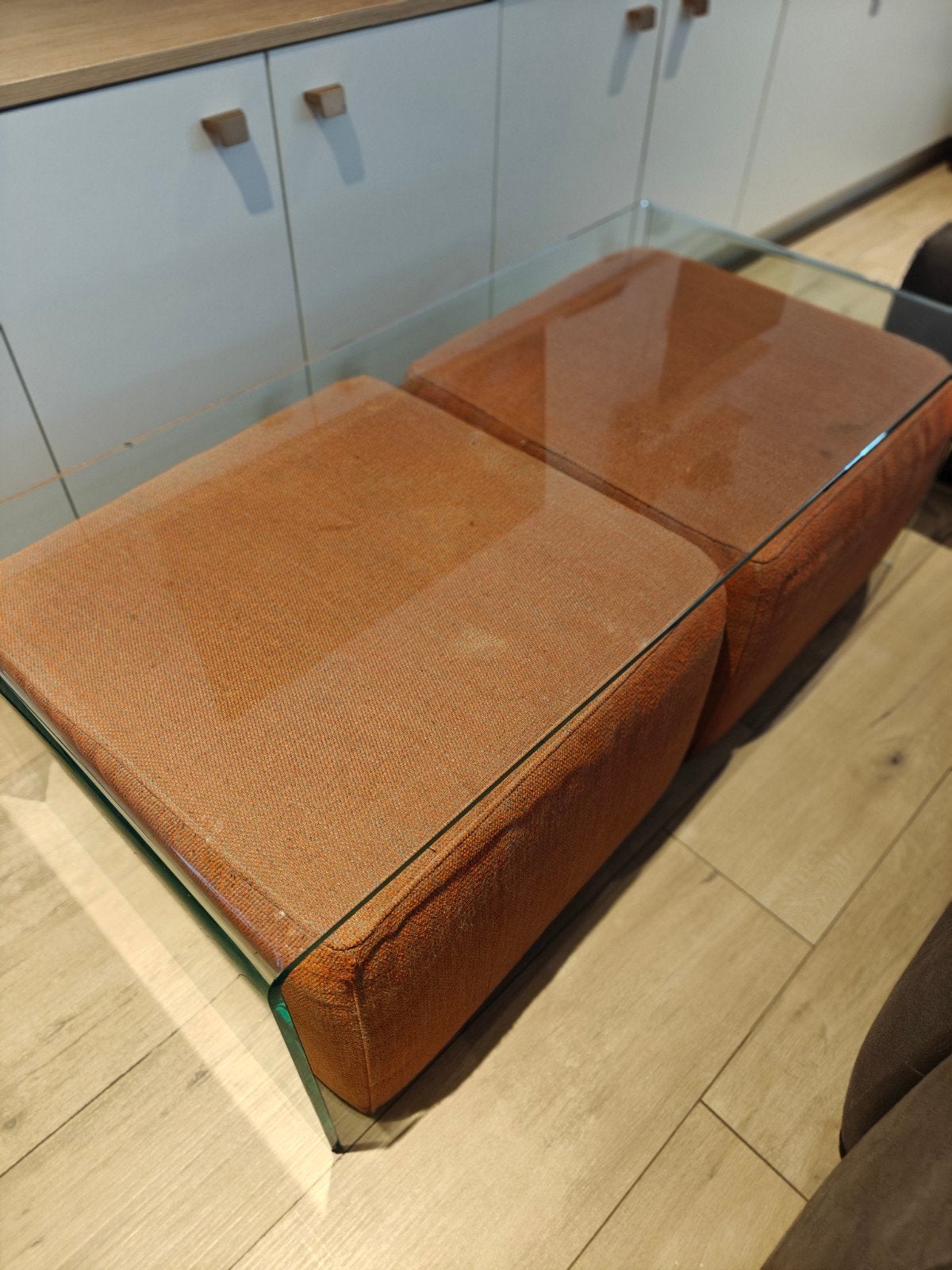 Natuzzi glazen salontafel met zitjes, Huis en Inrichting, Tafels | Salontafels, Ophalen
