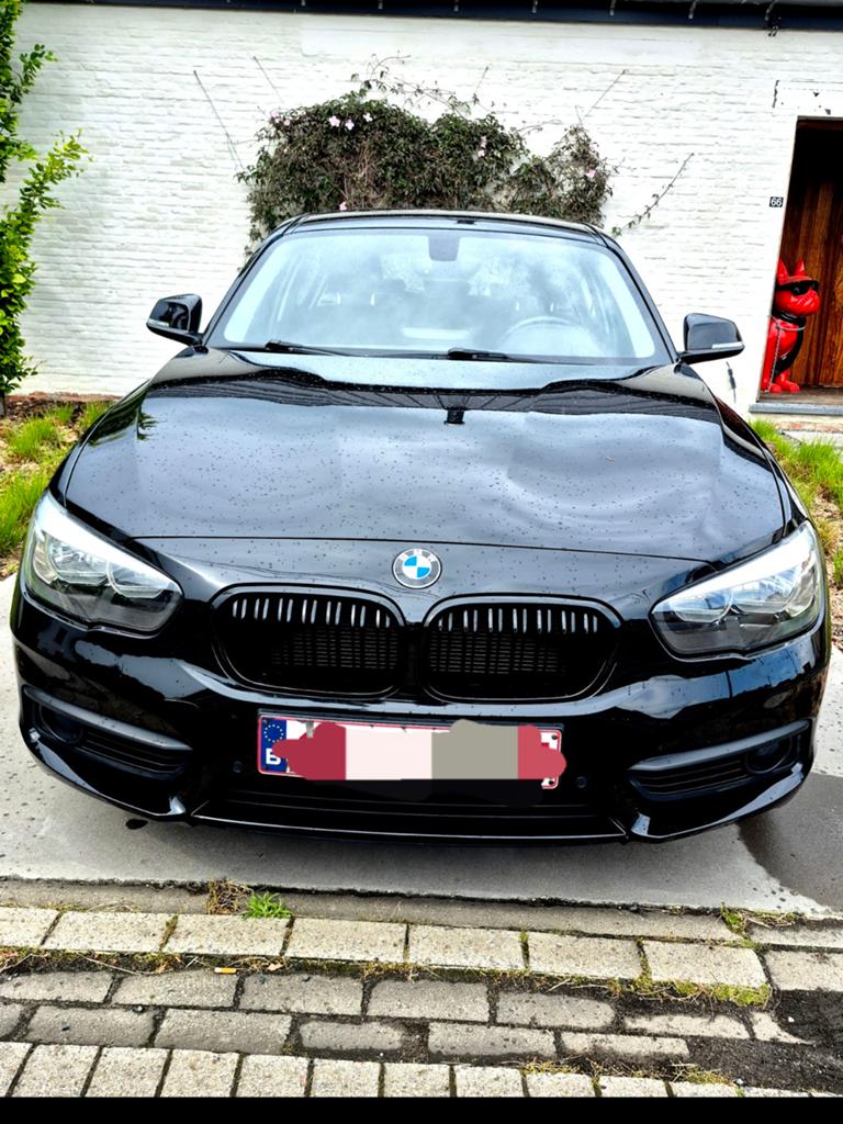 2019 BMW 116i met amper 110000 km, Auto's, BMW, 1 Reeks, Zwart, Handgeschakeld, Particulier