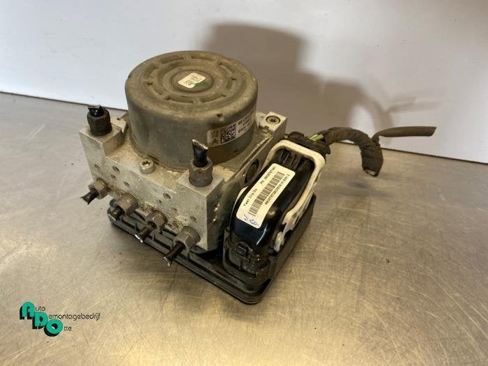 Pompe ABS d'un Citroen C4 Cactus (C4 Cactus 14-), -, 3 mois de garantie, Utilisé, -