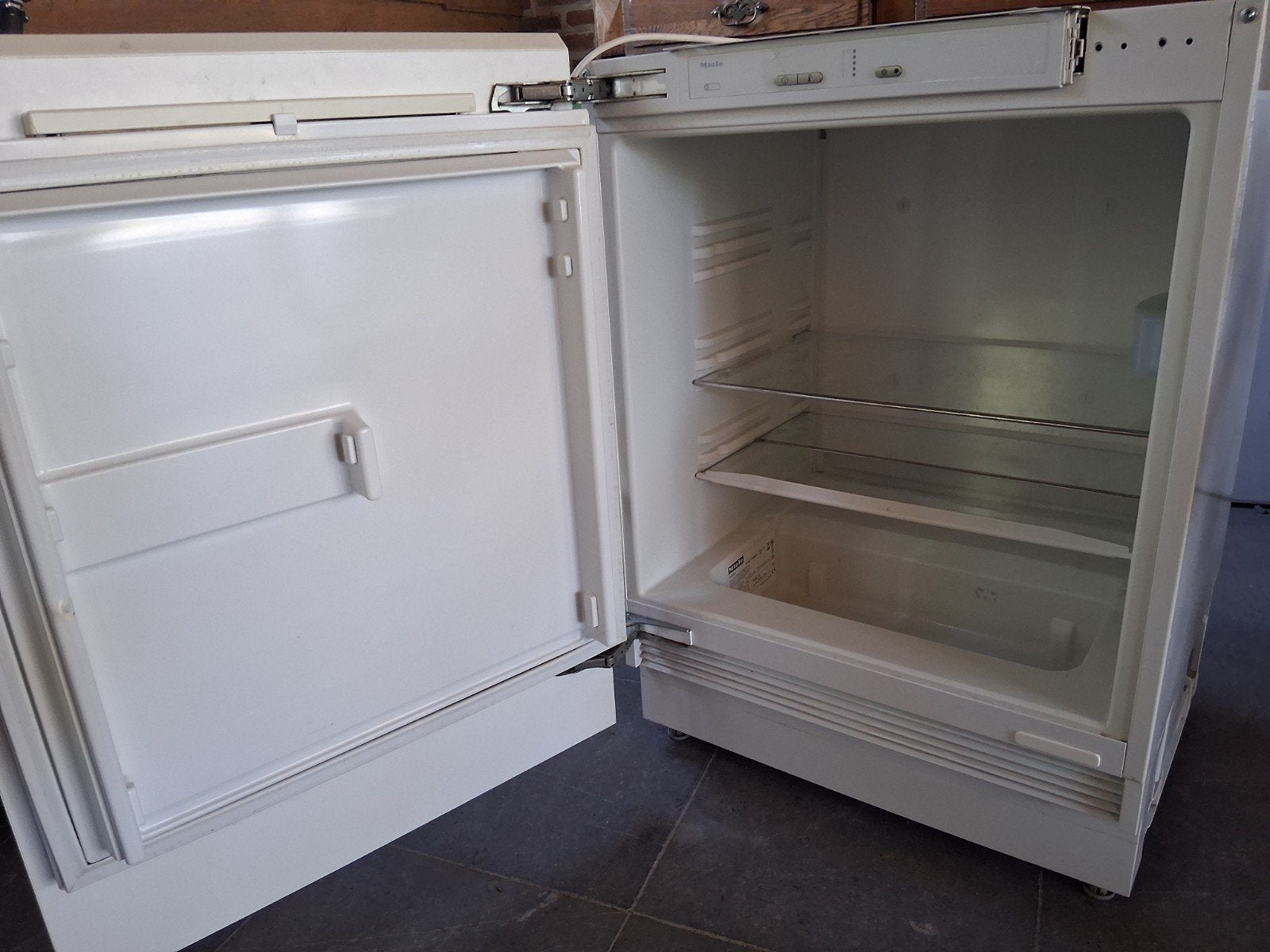 Réfrigérateur MIELE, Electroménager, Réfrigérateurs & Frigos, 85 à 120 cm, Sans bac à congélation, Enlèvement, 100 à 150 litres
