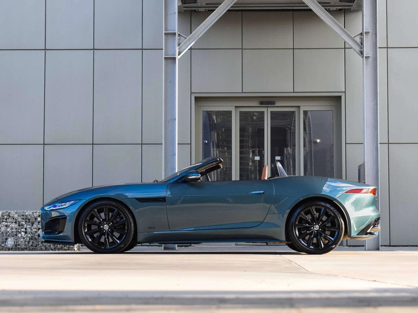 Jaguar F-Type 5.0 V8 R Cabriolet AWD P575 / Giola Green / Bl, Auto's, Automaat, Cabriolet, Leder, 2 zetels