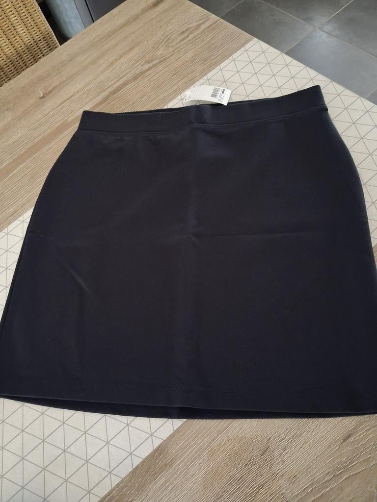 Te koop ( nieuw) 2 stuks, Kleding | Dames, Rokken, Ophalen of Verzenden, Maat 38/40 (M), Zwart