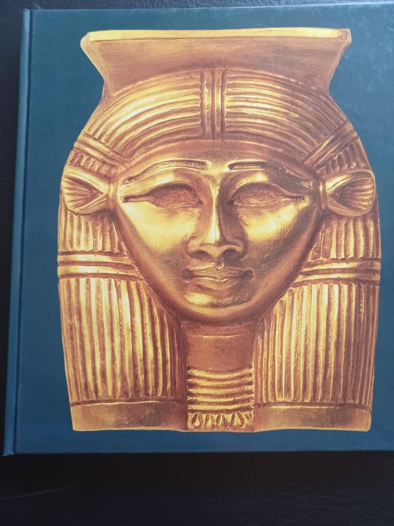 La femme au temps des pharaons Musée Royaux, Enlèvement
