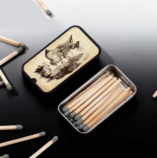 Vintage Iron Matchbox met Wolf Design - Nieuw, Verzamelen, Verzenden, Nieuw