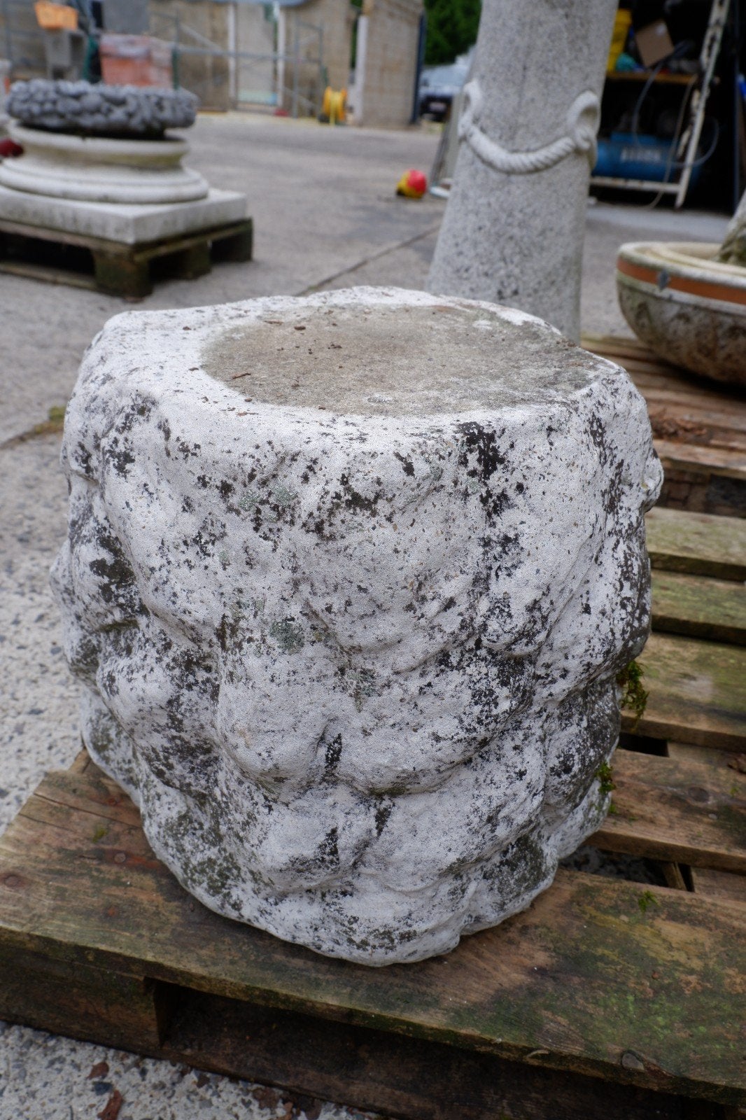 Socle en béton, Beton