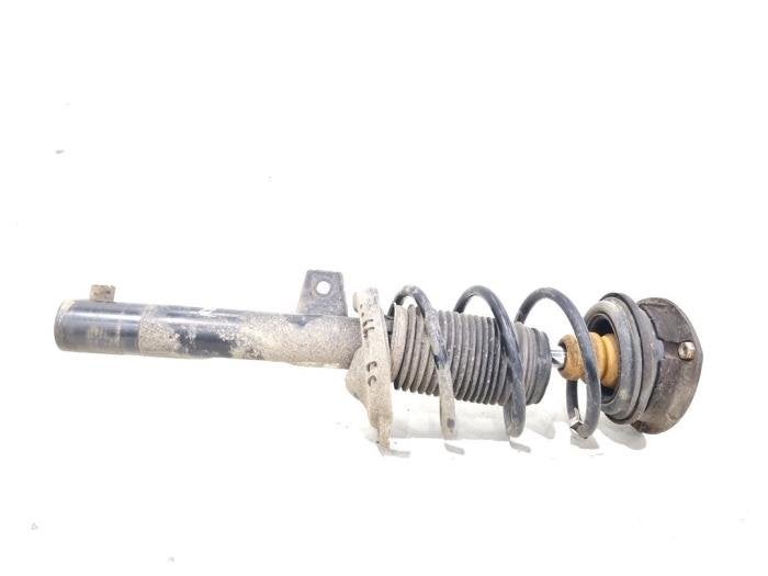 Amortisseur avant droit d'un Volkswagen Golf, Autos : Pièces & Accessoires, Suspension & Châssis, Volkswagen, Utilisé, 3 mois de garantie