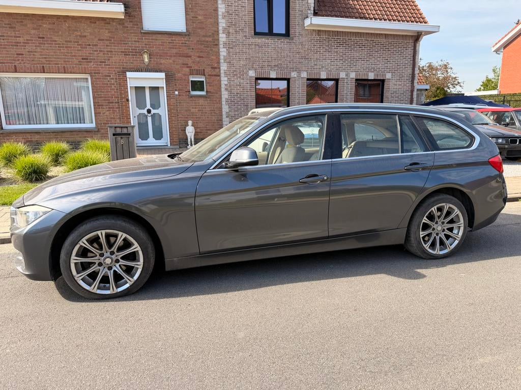 Bmw f31 318d motorschade 0471642945 vaste prijs, Euro 5, Leder, Bedrijf, Te koop
