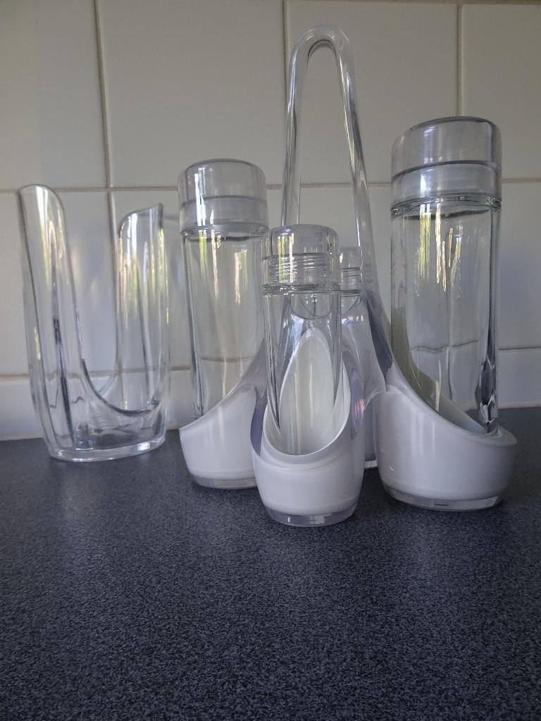 Guzzini tafelset olie/azijn/peper/zout + keukenrolhouder, Huis en Inrichting, Keuken | Servies, Overige typen, Ophalen of Verzenden