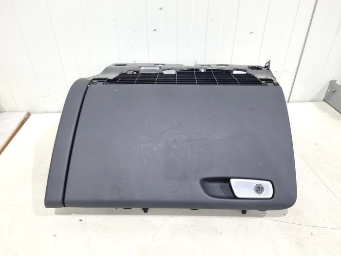Boîte à gants d'un Audi A4, -, 3 mois de garantie, Audi, Utilisé