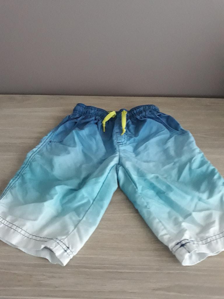 Verschillende shorts maat 128, Kinderen en Baby's, Kinderkleding | Maat 128, Zo goed als nieuw, Jongen, Broek, Ophalen of Verzenden