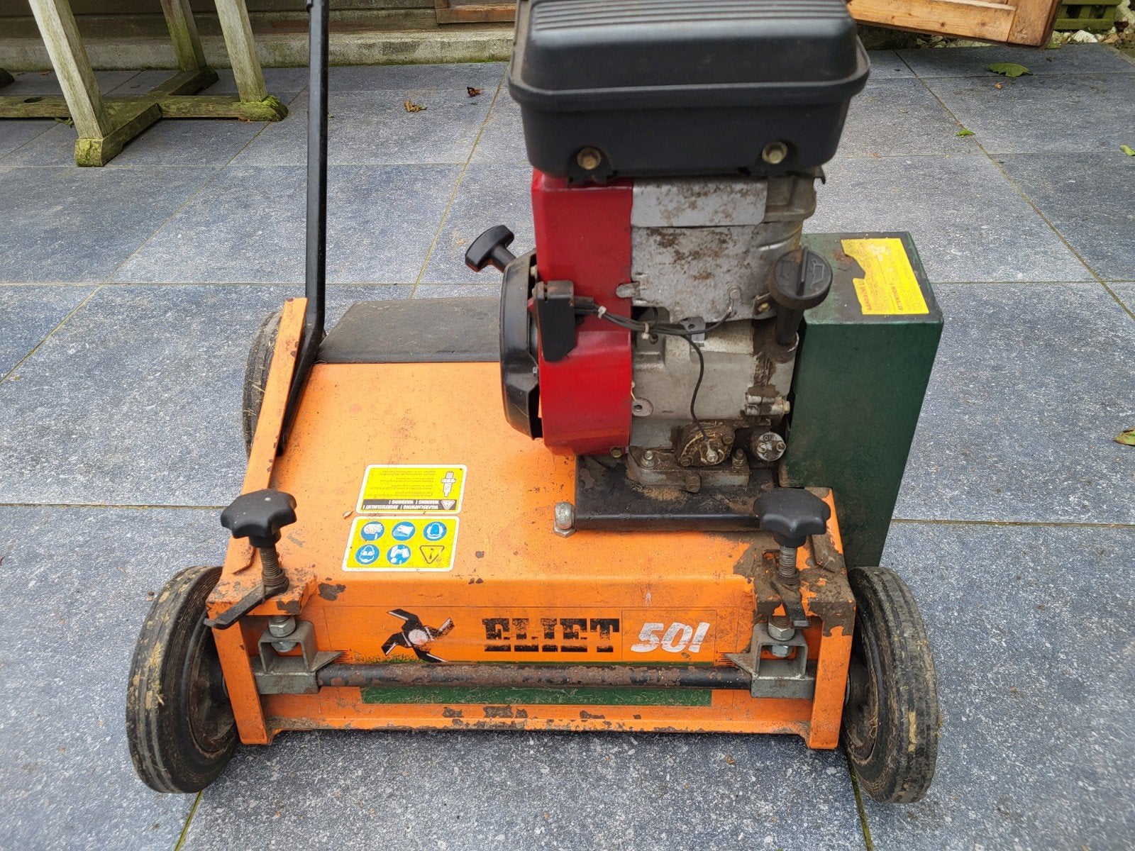 Verticuteermachine Eliet 501, Tuin en Terras, Ophalen, Zo goed als nieuw, Benzine, Eliet