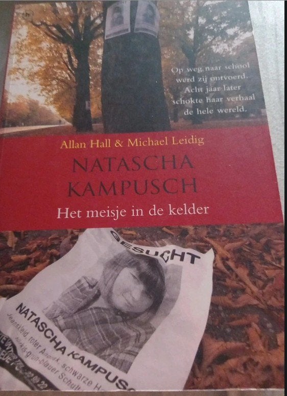 waargebeurd - het meisje in de kelder, Boeken, Biografieën, Ophalen of Verzenden, Gelezen