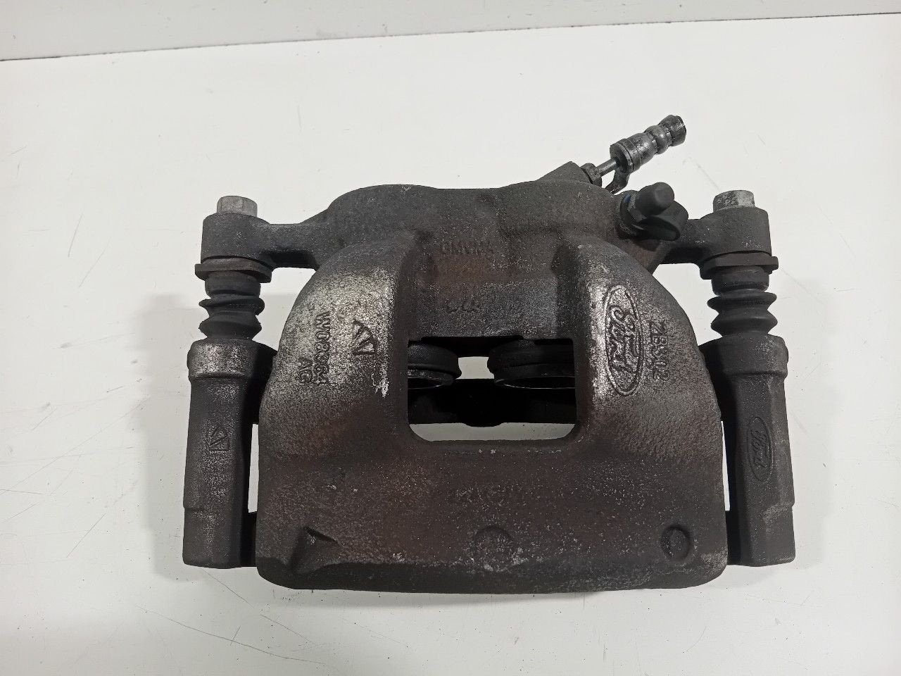 Remklauw links voor Ford Transit, Onderdelen@venauto.nl, Van der Ven Autorecycling B.V., Gebruikt, Ettenseweg 76, 4706 PB Roosendaal, The Netherlands
