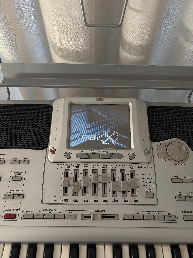 KORG PA1X, Musique & Instruments, 61 touches, Korg, Avec pied, Comme neuf